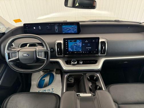Oxford White 2025 Ford Expedition Platinum