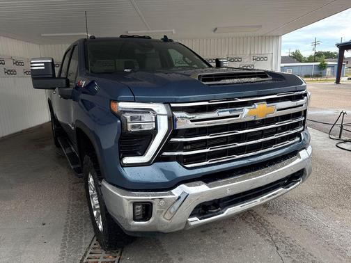 Lakeshore Blue Metallic 2024 Chevrolet Silverado 2500 LTZ