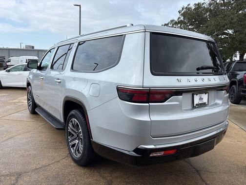 2024 Jeep Wagoneer L Series II 4x2