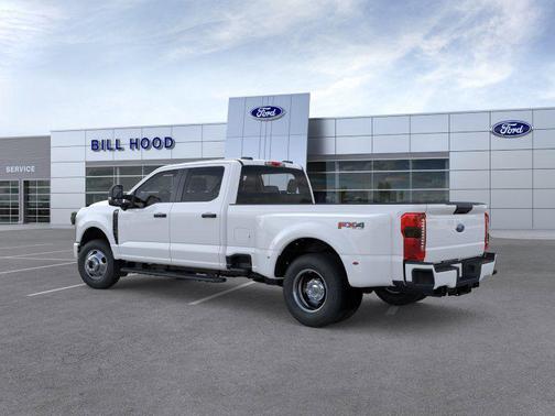 Oxford White 2026 Ford F-350 XL