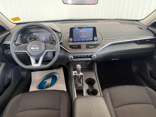 Super Black Clearcoat 2025 Nissan Altima 2.5 SV