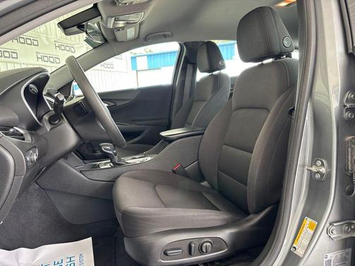 Sterling Gray Metallic 2024 Chevrolet Malibu FWD 1LT