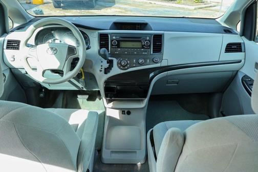 2014 Toyota Sienna L