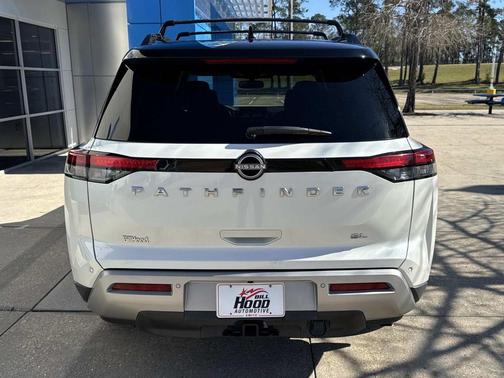 2022 Nissan Pathfinder SL 2WD