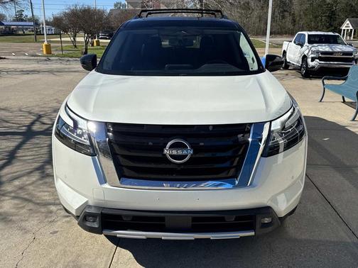 2022 Nissan Pathfinder SL 2WD
