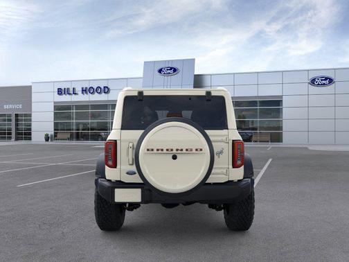 Wimbledon White 2026 Ford Bronco Outer Banks