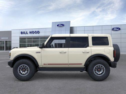 Wimbledon White 2026 Ford Bronco Outer Banks