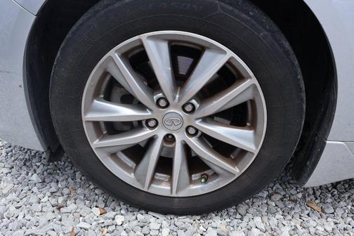 2015 INFINITI Q50 Base