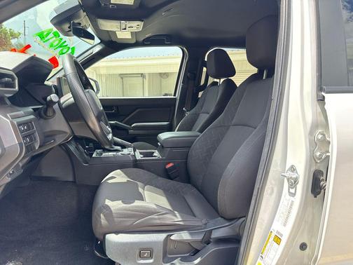 Ice Cap 2024 Toyota Tacoma SR5