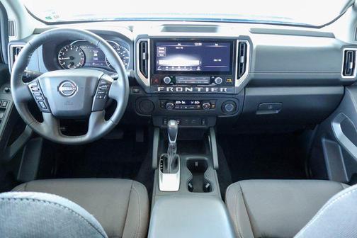 2025 Nissan Frontier SV
