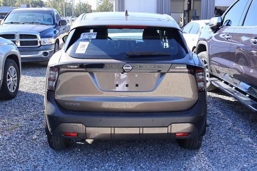 2025 Nissan Kicks S