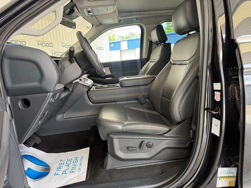 Agate Black Metallic 2025 Ford Expedition Active