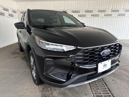 Agate Black Metallic 2025 Ford Escape ST-Line