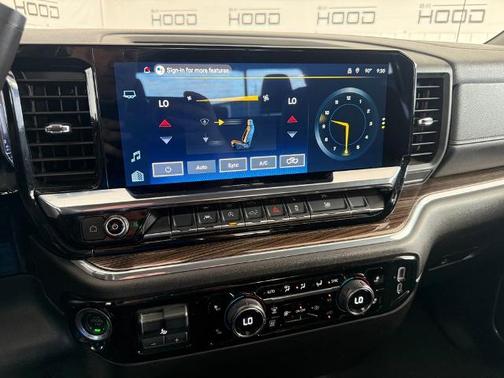 Summit White 2025 Chevrolet Silverado 1500 LT