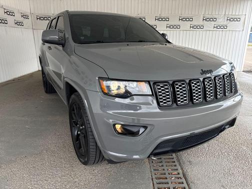 Sting-Gray Clearcoat 2021 Jeep Grand Cherokee Laredo