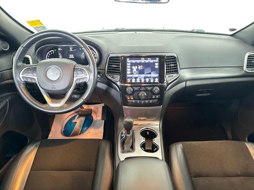 Sting-Gray Clearcoat 2021 Jeep Grand Cherokee Laredo