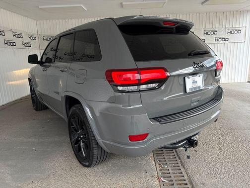 Sting-Gray Clearcoat 2021 Jeep Grand Cherokee Laredo