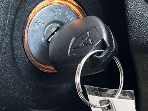 White Pearl 2015 Mitsubishi Outlander Sport ES