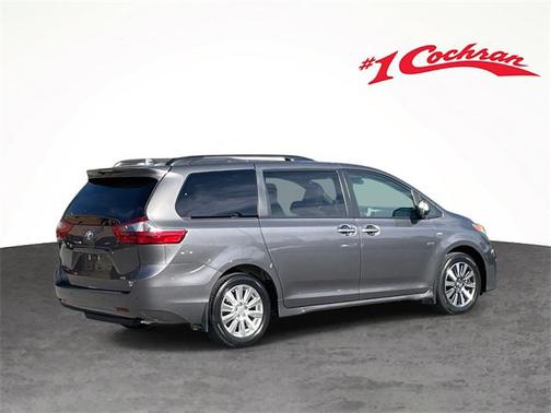 2020 Toyota Sienna XLE