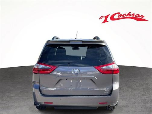 2020 Toyota Sienna XLE