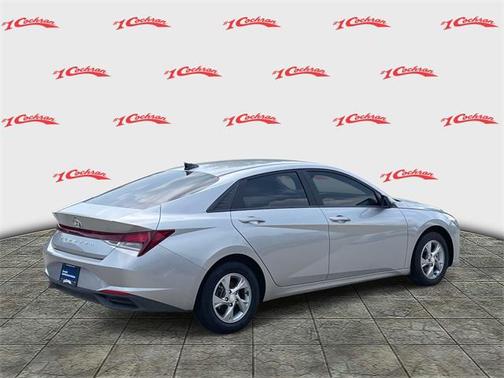 2022 Hyundai ELANTRA SE