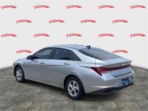 2022 Hyundai ELANTRA SE