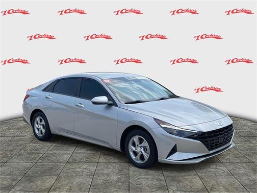 2022 Hyundai ELANTRA SE