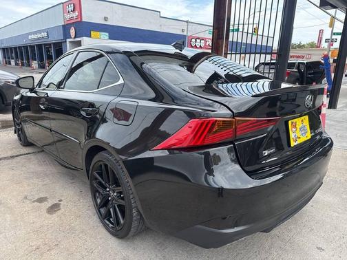 2018 Lexus IS 300 Base