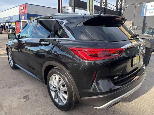 Black 2019 INFINITI QX50 Luxe
