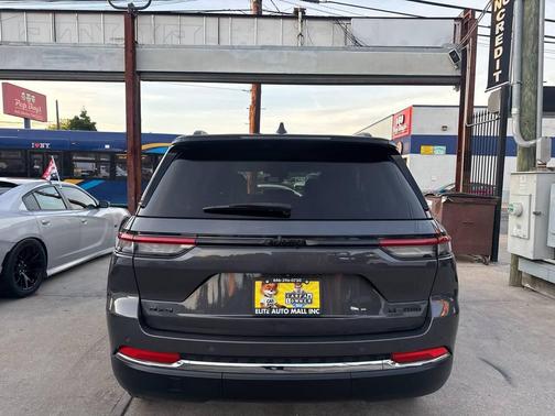 Baltic Gray Metallic Clearcoat 2023 Jeep Grand Cherokee Limited