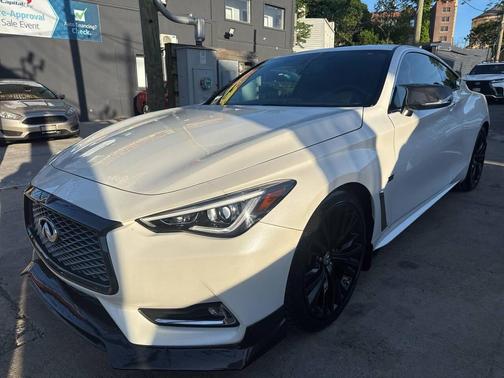 White 2018 INFINITI Q60 3.0T LUXE