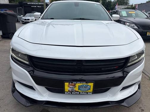 White Knuckle Clearcoat 2018 Dodge Charger R/T