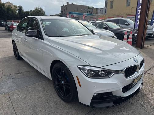 2018 BMW 330 xDrive