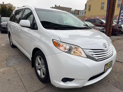 2015 Toyota Sienna LE
