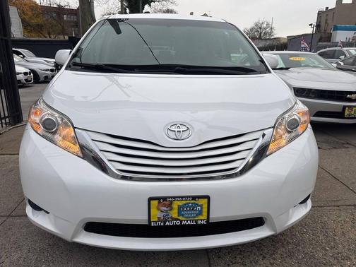 2015 Toyota Sienna LE