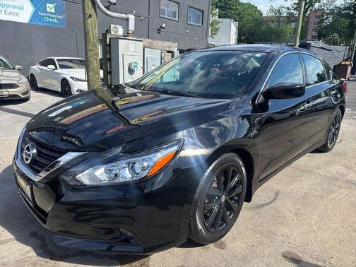 Super Black 2016 Nissan Altima 2.5 SV