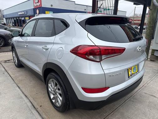 2018 Hyundai TUCSON SE