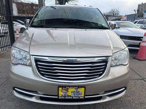 2013 Chrysler Town & Country Touring-L