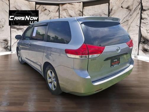 Silver 2013 Toyota Sienna SE