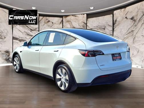 White 2024 Tesla Model Y Long Range Single Motor Rear-Wheel Drive