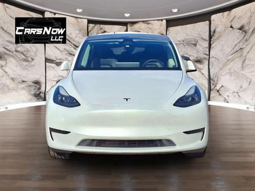 White 2024 Tesla Model Y Long Range Single Motor Rear-Wheel Drive