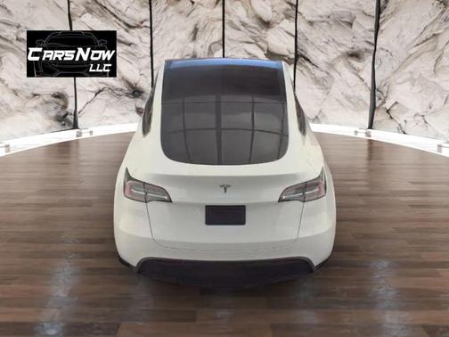 White 2024 Tesla Model Y Long Range Single Motor Rear-Wheel Drive