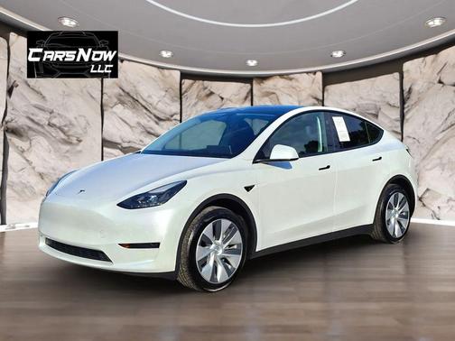 White 2024 Tesla Model Y Long Range Single Motor Rear-Wheel Drive