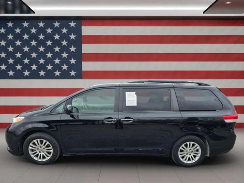 2013 Toyota Sienna XLE