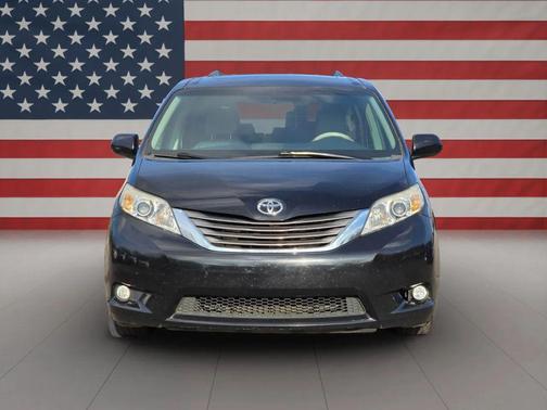 2013 Toyota Sienna XLE