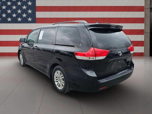 2013 Toyota Sienna XLE