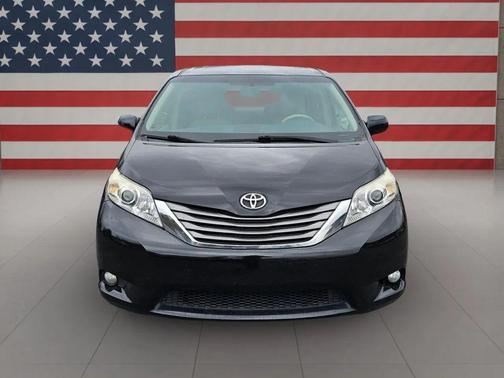 2013 Toyota Sienna XLE
