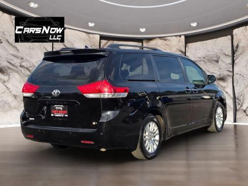 2013 Toyota Sienna XLE