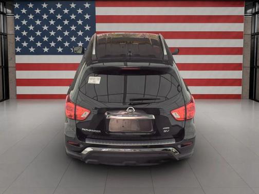 2019 Nissan Pathfinder SV