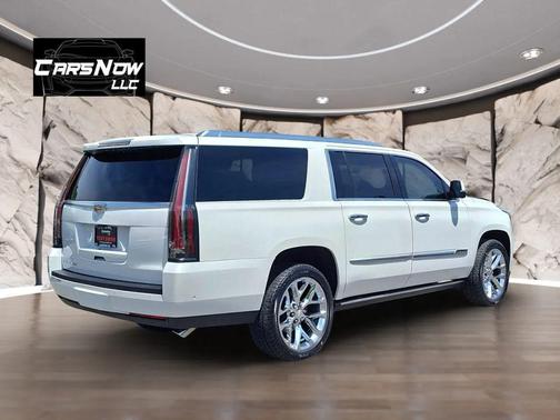 White 2019 Cadillac Escalade ESV Sport Platinum